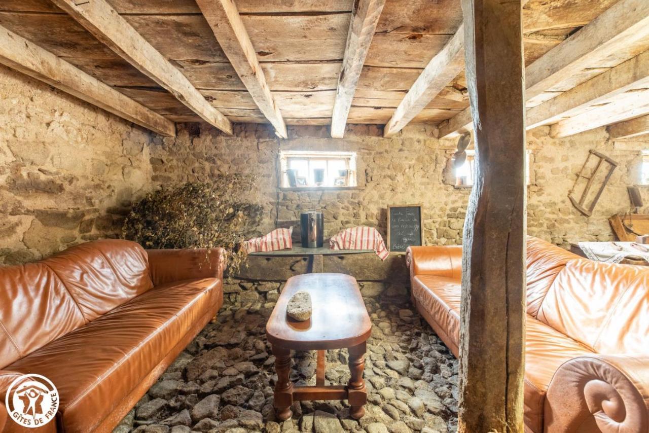 Aux 2 Puys - Gite "Le Lemptegy" Saint-Priest-des-Champs Dış mekan fotoğraf